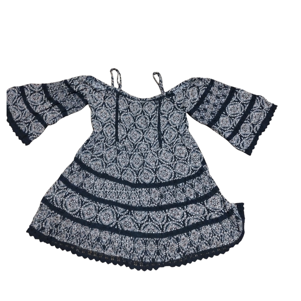 M7) Boho Off-Shoulder Bell Sleeve Blouse – Size 3